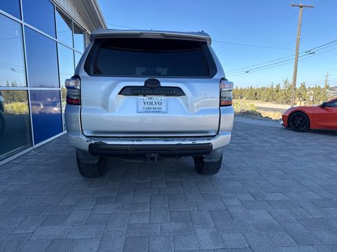 Used 2019 Toyota 4Runner TRD Off-Road AWD/4WD image 7