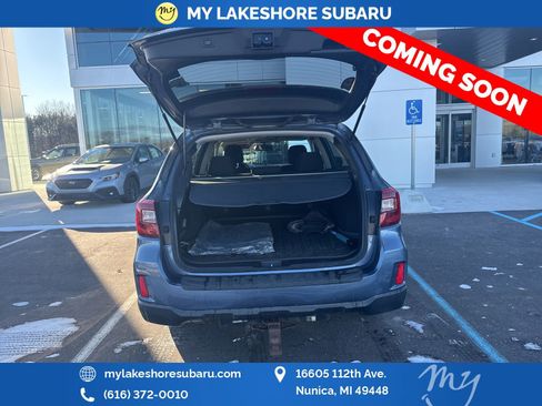 Used 2016 Subaru Outback 2.5i Premium image 9