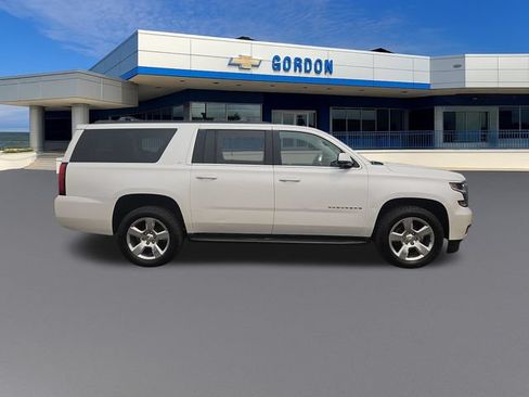 Used 2016 Chevrolet Suburban LT w/ Luxury Package AWD/4WD image 7