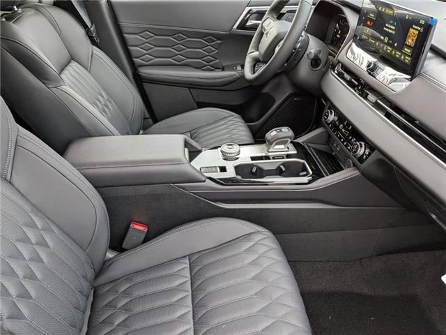 New 2026 Mitsubishi Outlander SEL AWD/4WD image 32