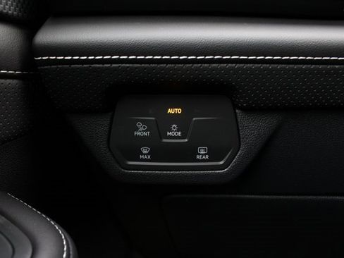 New 2025 Volkswagen Atlas Cross Sport SEL R-Line image 18