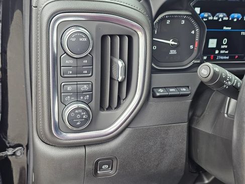 Used 2022 GMC Sierra 3500 Denali w/ Denali Black Diamond Edition AWD/4WD image 28
