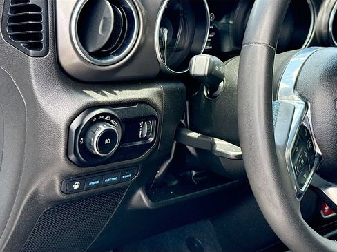 Used 2023 Jeep Wrangler Unlimited Rubicon 4xe AWD/4WD image 11