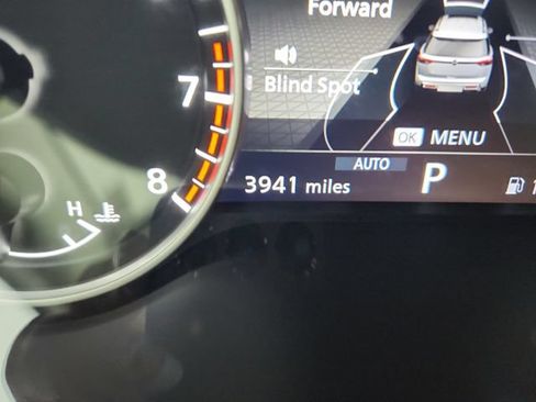 Used 2025 Nissan Pathfinder SL AWD/4WD image 22