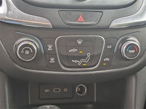 Used 2021 Chevrolet Equinox LT image 20