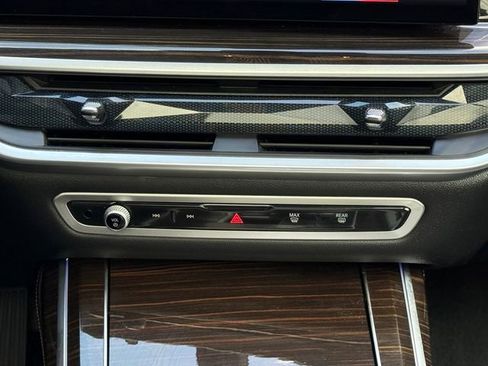 Used 2023 BMW X7 xDrive40i image 28