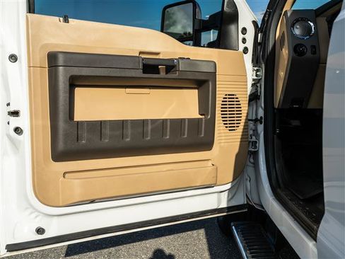 Used 2011 Ford F250 Lariat w/ Lariat Interior Pkg RWD image 24