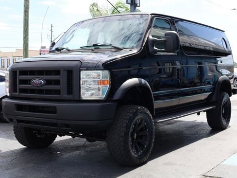 Used 2008 Ford E-350 and Econoline 350 Super Duty RWD image 2