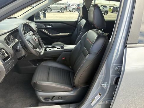 Used 2026 Nissan Rogue SV AWD/4WD image 11