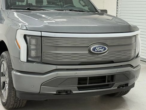 Used 2023 Ford F150 Lightning Lariat image 44