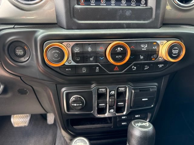 Used 2018 Jeep Wrangler Unlimited Sahara w/ Safety Group AWD/4WD image 12