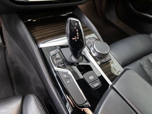 Used 2020 BMW M550i xDrive w/ Dynamic Handling Package image 20