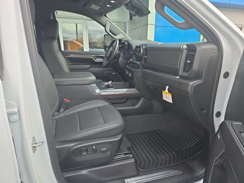 Certified 2024 Chevrolet Silverado 2500 LTZ w/ LTZ Convenience Package image 27