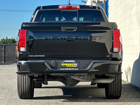 Used 2024 Chevrolet Colorado LT w/ LT Convenience Package image 5
