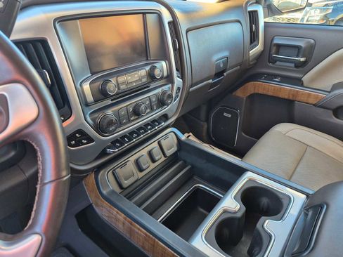 Used 2018 GMC Sierra 1500 SLT image 25