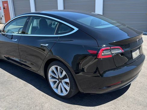 Used 2020 Tesla Model 3 Standard Range Plus RWD image 3