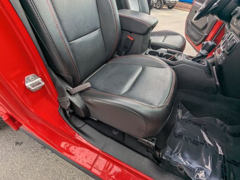 Used 2022 Jeep Wrangler Unlimited Rubicon w/ Xtreme Recon 35" Tire Package image 14