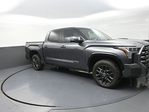 Used 2024 Toyota Tundra Platinum AWD/4WD image 32