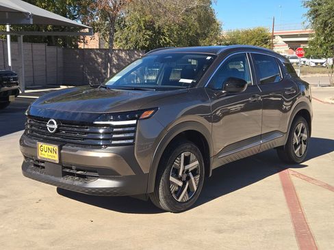 New 2026 Nissan Kicks SV w/ SV Premium Package image 7