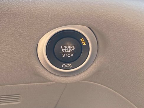 Used 2023 Chrysler Voyager LX FWD image 22