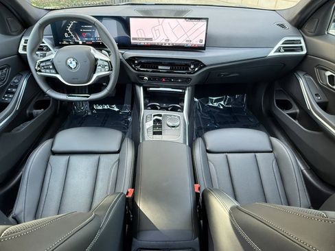 Used 2025 BMW 330i Sedan w/ Convenience Package image 30
