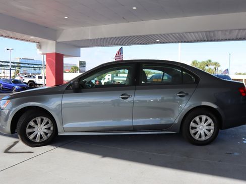Used 2014 Volkswagen Jetta S image 9