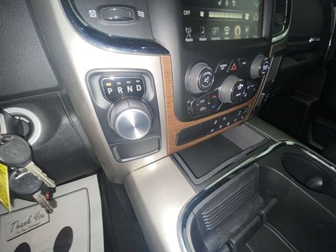 Used 2017 RAM 1500 Laramie RWD image 19