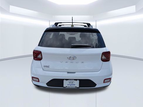 Certified 2024 Hyundai Venue Limited FWD image 5