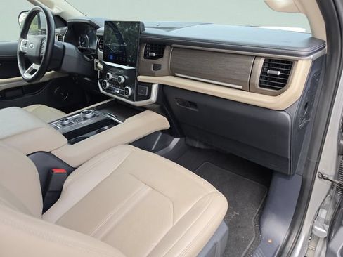 Used 2024 Ford Expedition Max Limited AWD/4WD image 15