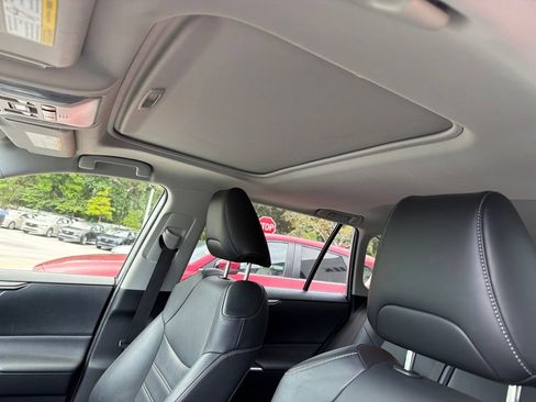 Used 2019 Toyota RAV4 XLE Premium FWD image 20
