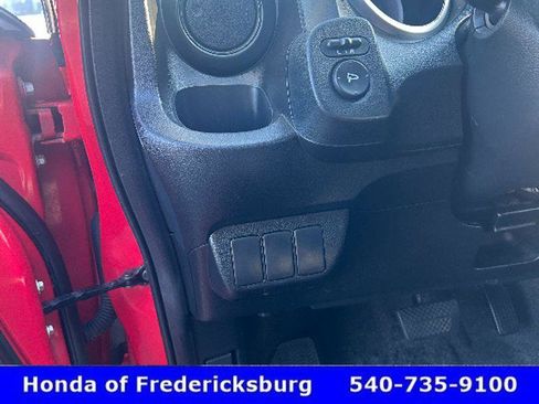 Used 2010 Honda Fit Sport image 22