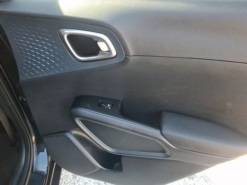 Used 2024 Kia Soul EX image 16