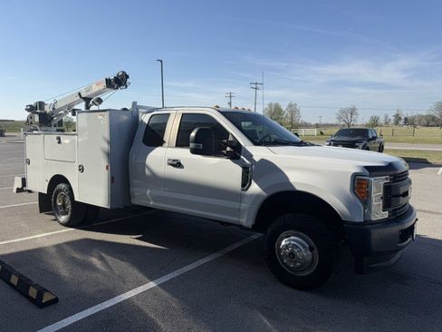 Used 2018 Ford F350 XL w/ Power Equipment Group image 4