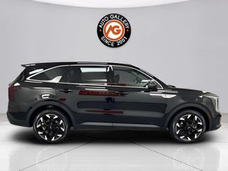 Used 2025 Kia Sorento EX FWD video 2