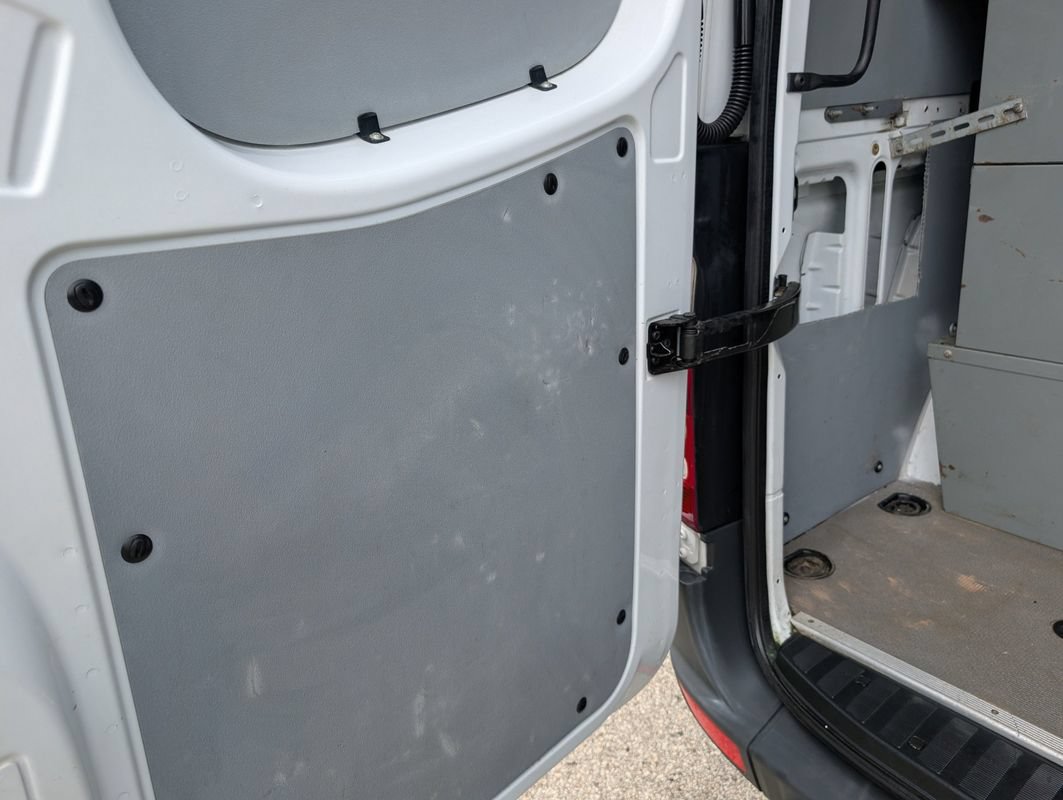 Used 2015 Mercedes-Benz Sprinter 2500 image 40