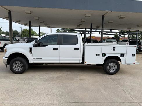 Used 2019 Ford F250 XL w/ Power Equipment Group AWD/4WD image 2