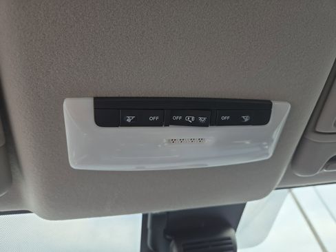 New 2025 Nissan Versa SV w/ Trunk Package image 25