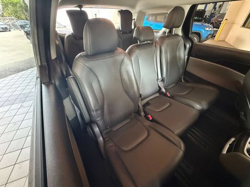 Used 2026 Kia Carnival FWD image 36