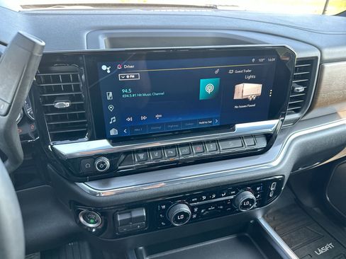 Used 2024 Chevrolet Silverado 3500 High Country w/ High Country Premium Package image 15