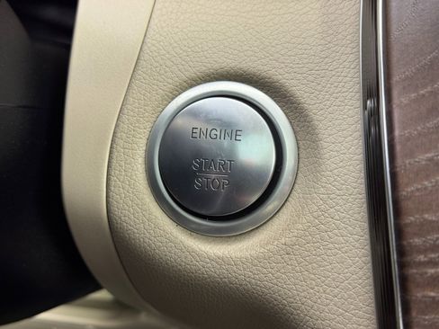 Used 2019 Mercedes-Benz GLC 350e 4MATIC w/ Premium Package image 22