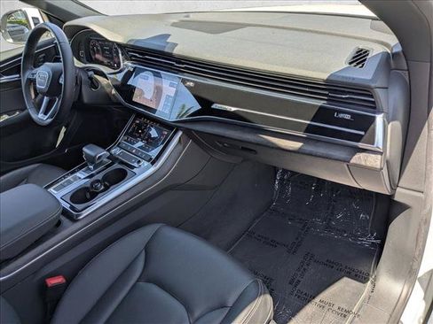 Used 2019 Audi Q8 Premium Plus w/ Premium Plus AWD/4WD image 25