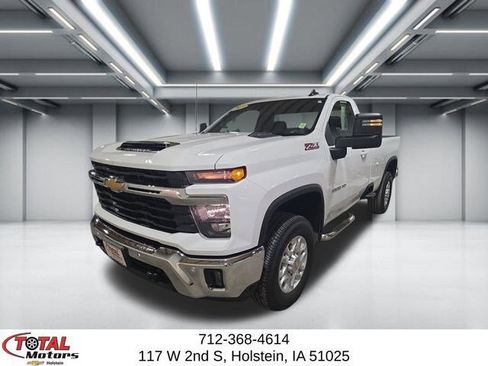 Used 2025 Chevrolet Silverado 3500 LT AWD/4WD image 4
