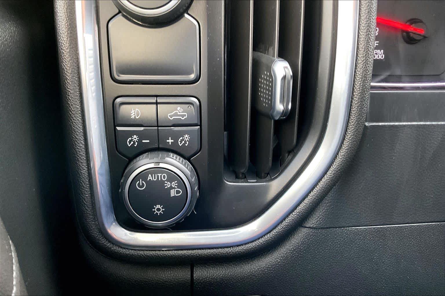 Used 2021 Chevrolet Silverado 1500 RST w/ LPO, Dark Essentials Package RWD image 34