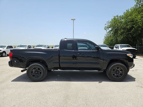 Used 2022 Toyota Tacoma SR w/ SR Convenience Package RWD image 2