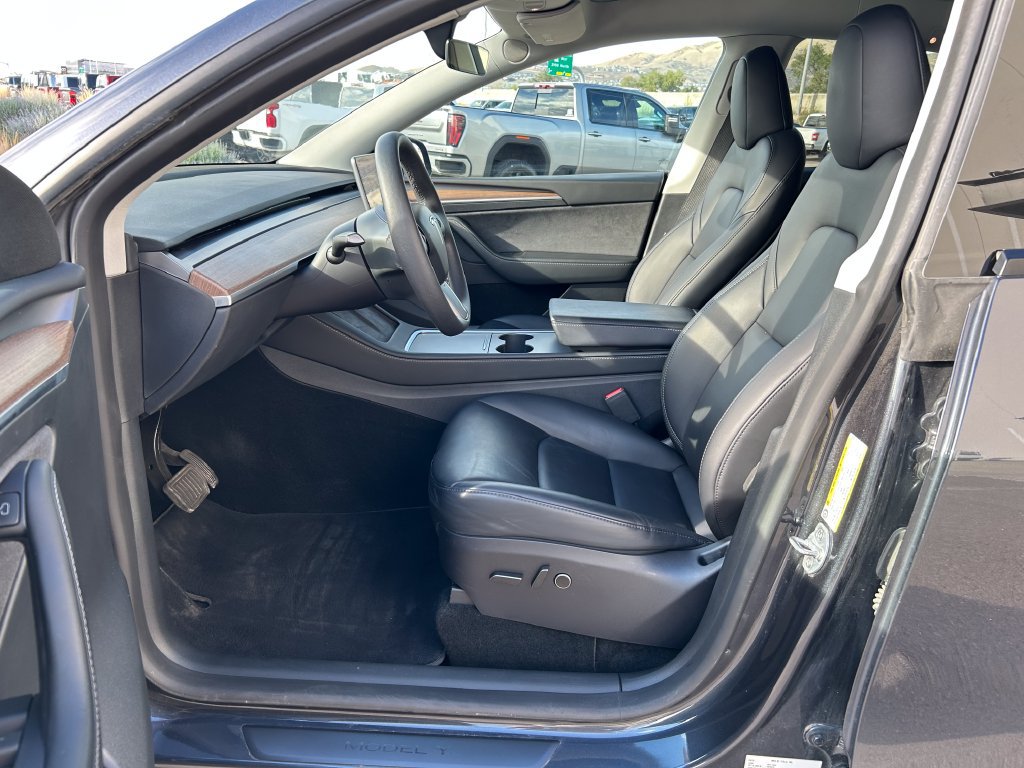 Used 2024 Tesla Model Y Long Range AWD/4WD image 9