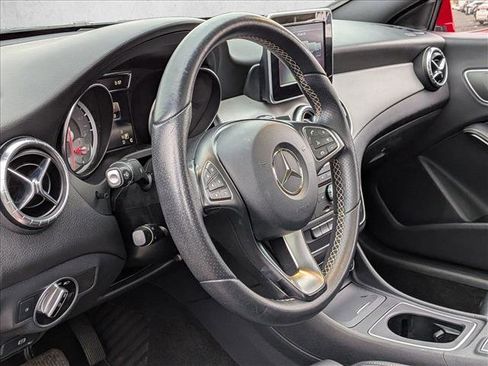 Used 2016 Mercedes-Benz CLA 250 image 9