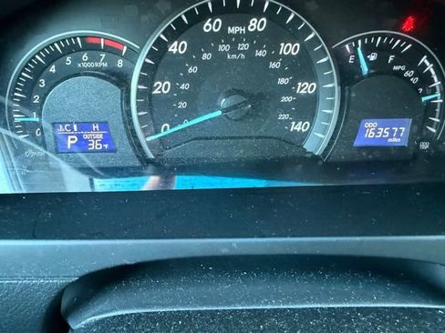 Used 2012 Toyota Camry LE FWD image 17