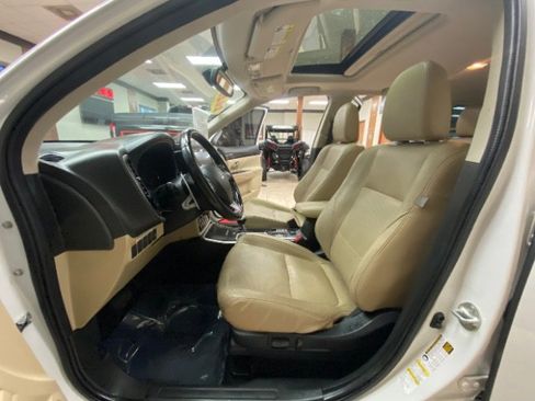 Used 2017 Mitsubishi Outlander GT image 22