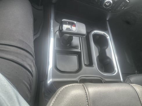 Used 2023 GMC Sierra 1500 SLT w/ SLT Premium Package image 20