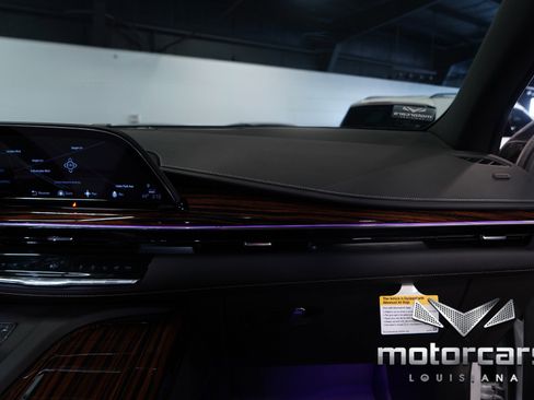 Used 2022 Cadillac Escalade Premium Luxury image 34